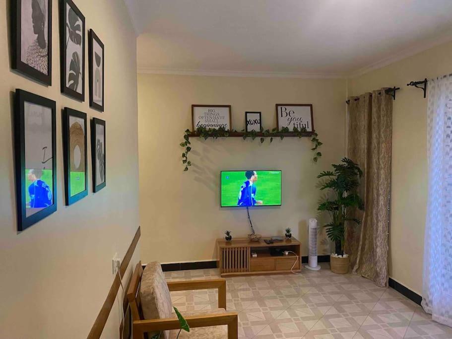 Town Retreat Moshi Apartment ภายนอก รูปภาพ