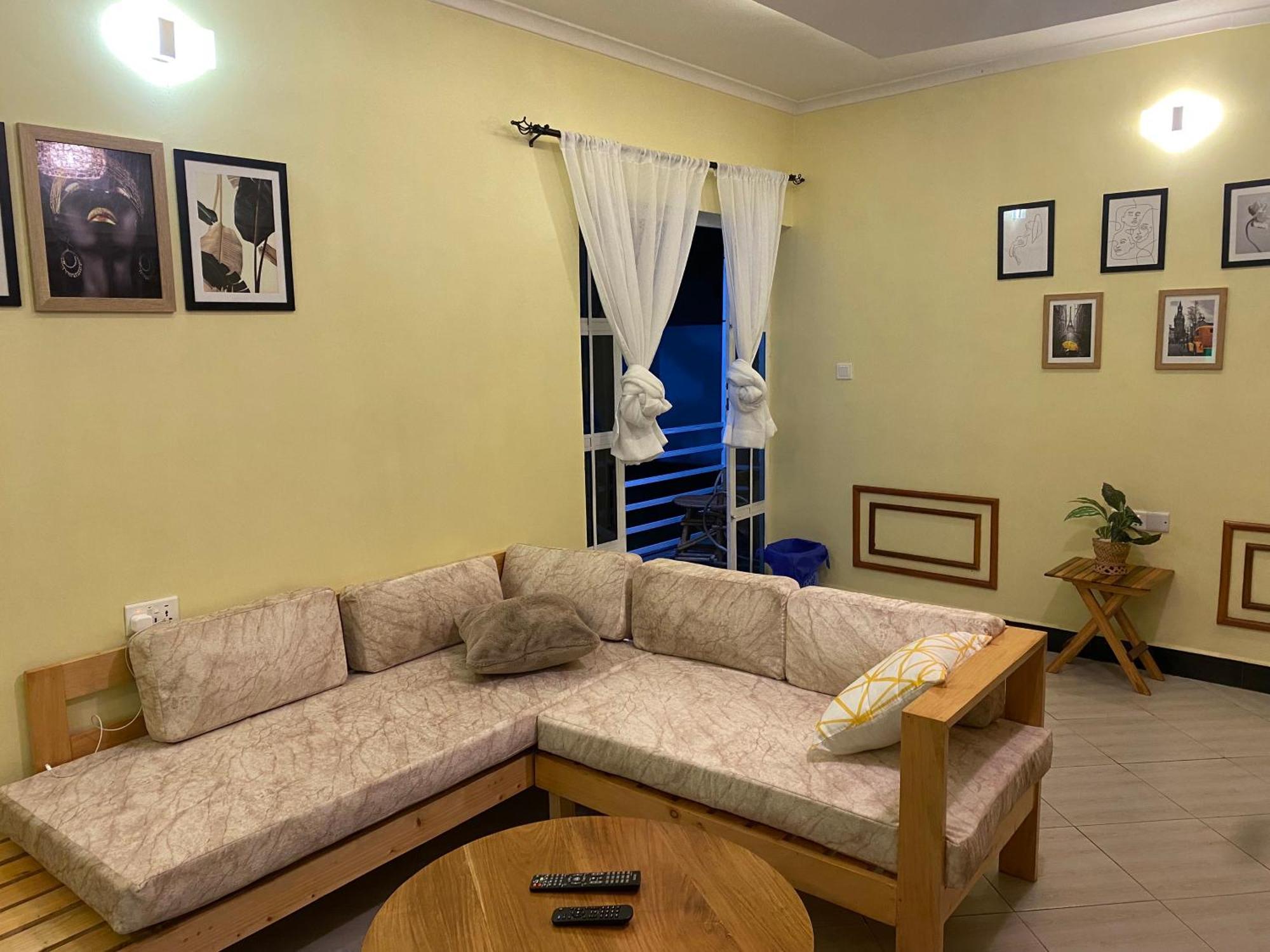 Town Retreat Moshi Apartment ภายนอก รูปภาพ
