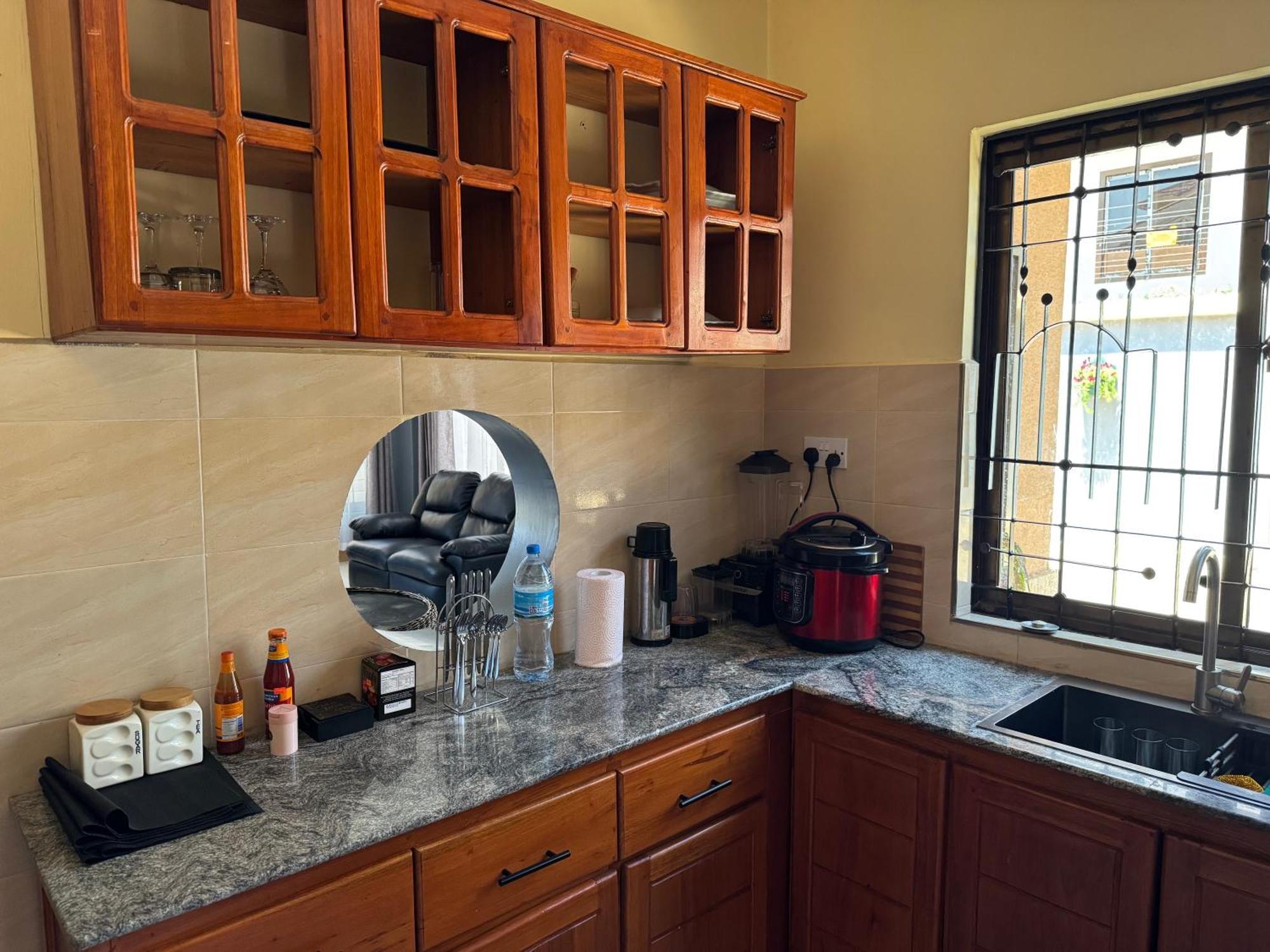 Town Retreat Moshi Apartment ภายนอก รูปภาพ
